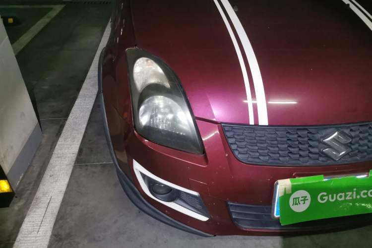 Used Suzuki Swift 2013 1.5L Automatic 20th Anniversary Limited Edition Right Front Headlight