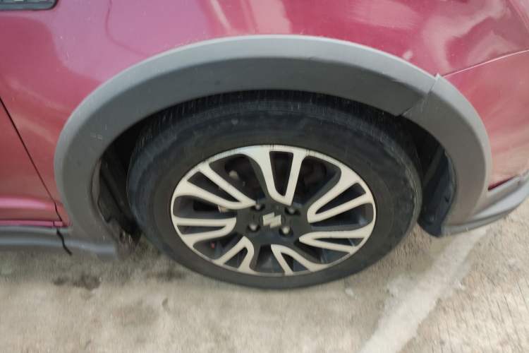 Used Suzuki Swift 2013 1.5L Automatic 20th Anniversary Limited Edition Right Front Wheel Hub