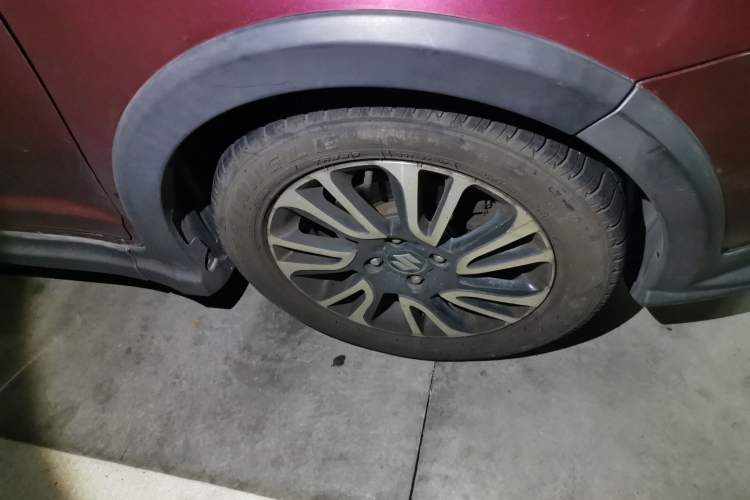 Used Suzuki Swift 2013 1.5L Automatic 20th Anniversary Limited Edition Right Front Wheel Hub