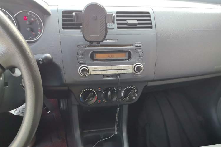 Used Suzuki Swift 2013 1.3L Manual Value Edition Audio And AC Panel