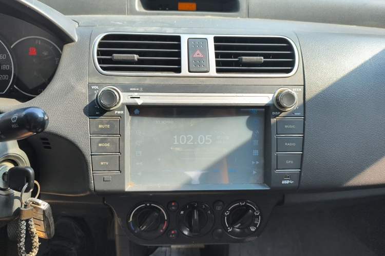 Used Suzuki Swift 2013 1.3L Manual Value Edition Audio And AC Panel