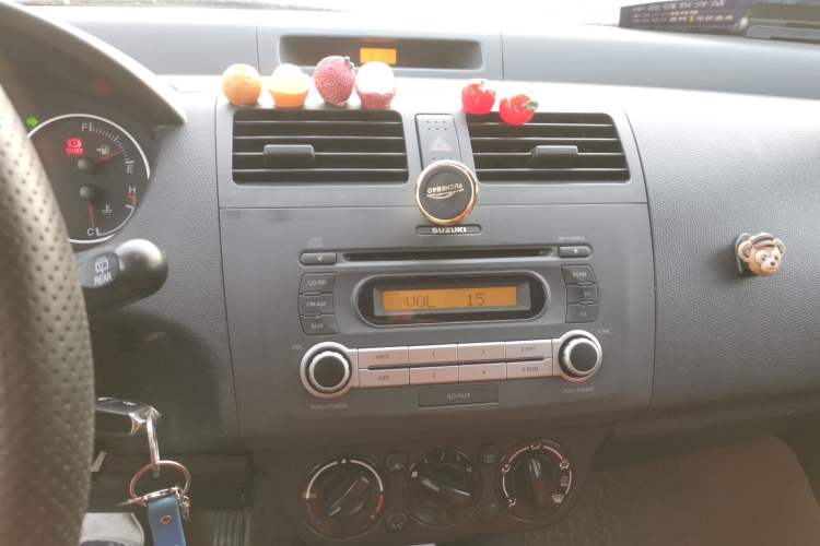 Used Suzuki Swift 2013 1.5L Automatic Standard Edition Audio And AC Panel