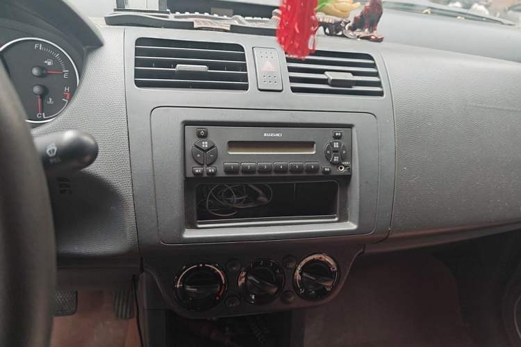 Used Suzuki Swift 2013 1.3L Manual Value Edition Audio And AC Panel