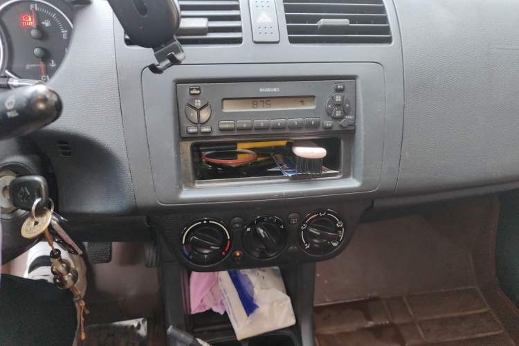 Used Suzuki Swift 2013 1.3L Manual Value Edition Audio And AC Panel