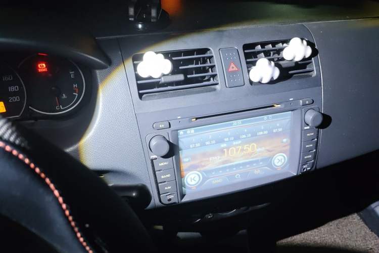 Used Suzuki Swift 2013 1.5L Automatic Standard Edition Audio And AC Panel