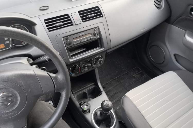 Used Suzuki Swift 2013 1.3L Manual Value Edition Audio And AC Panel