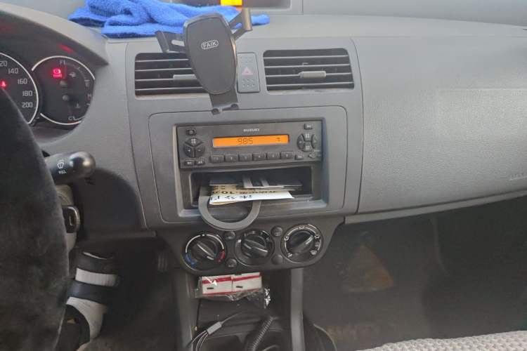 Used Suzuki Swift 2013 1.3L Manual Value Edition Audio And AC Panel