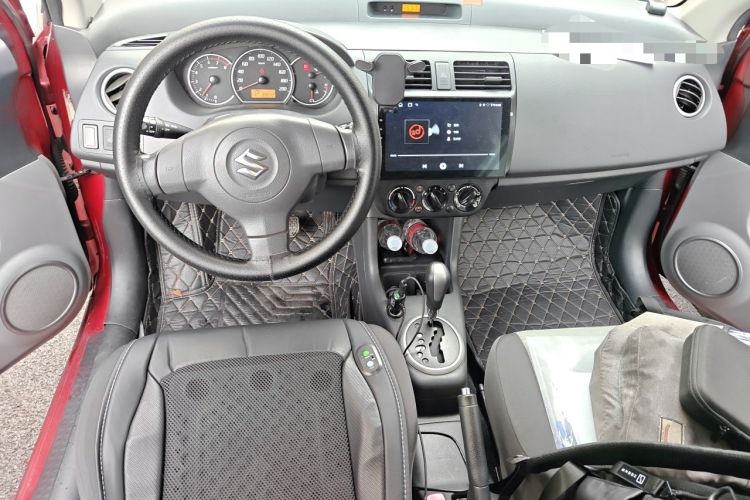 Used Suzuki Swift 2013 1.5L Automatic Standard Edition Center Console