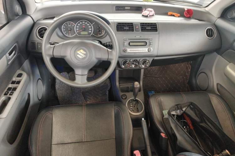 Used Suzuki Swift 2013 1.5L Automatic 20th Anniversary Limited Edition Center Console