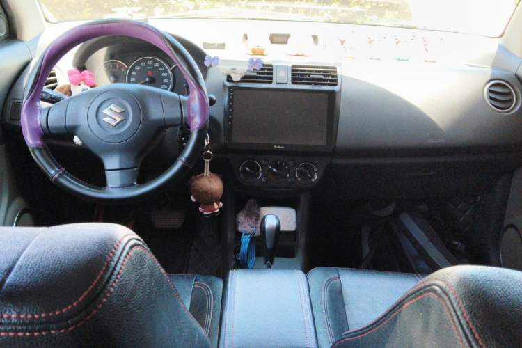 Used Suzuki Swift 2013 1.5L Automatic 20th Anniversary Limited Edition Center Console