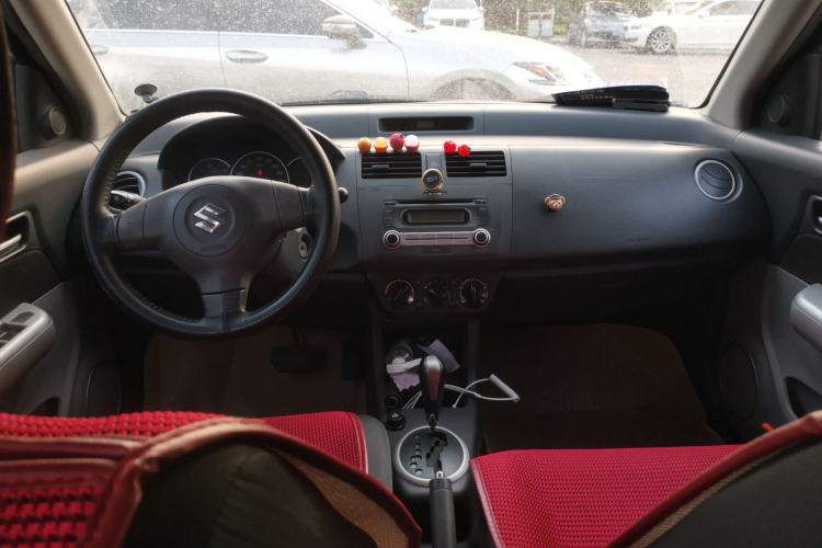 Used Suzuki Swift 2013 1.5L Automatic Standard Edition Center Console