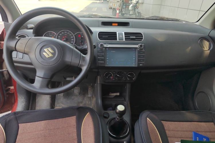 Used Suzuki Swift 2013 1.3L Manual Value Edition Center Console