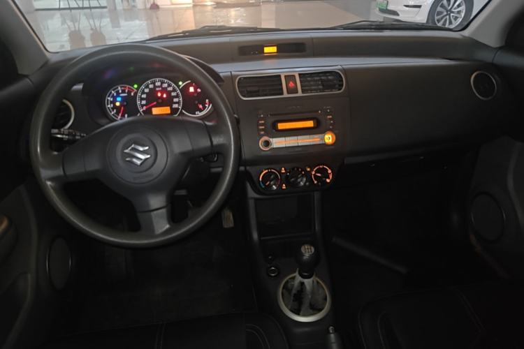 Used Suzuki Swift 2013 1.5L Manual 20th Anniversary Limited Edition Center Console