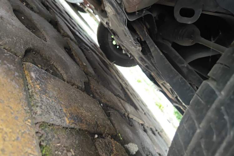 Used Suzuki Swift 2013 1.3L Manual Value Edition Chassis Front Right