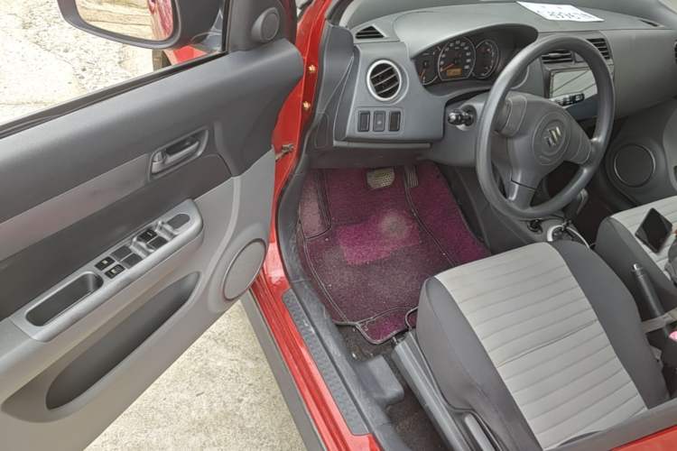 Used Suzuki Swift 2013 1.5L Automatic Standard Edition Driver Seat