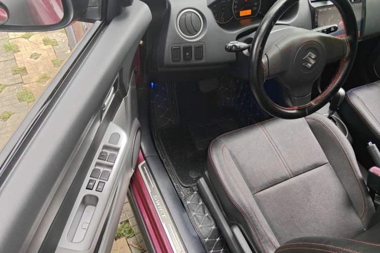Used Suzuki Swift 2013 1.5L Automatic 20th Anniversary Limited Edition Driver Seat