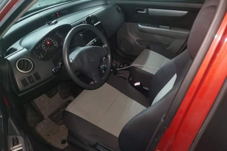Used Suzuki Swift 2013 1.5L Automatic Standard Edition Driver Seat