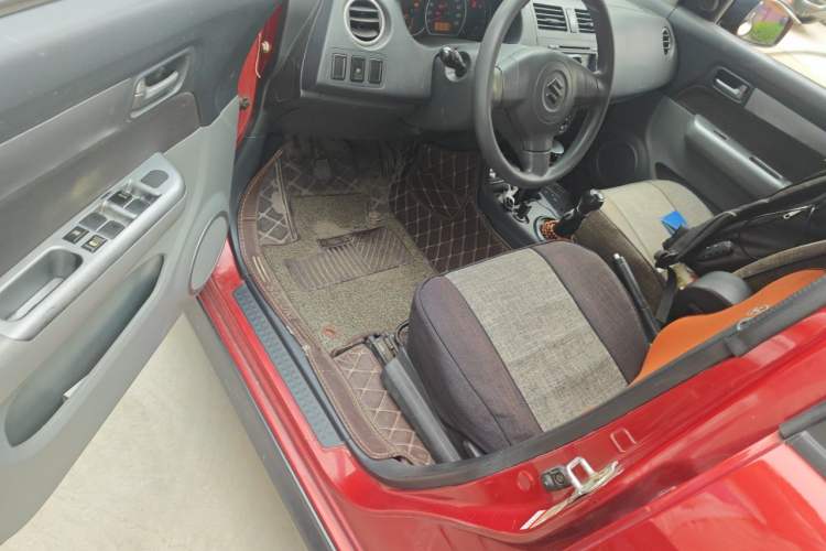 Used Suzuki Swift 2013 1.5L Manual Standard Edition Driver Seat