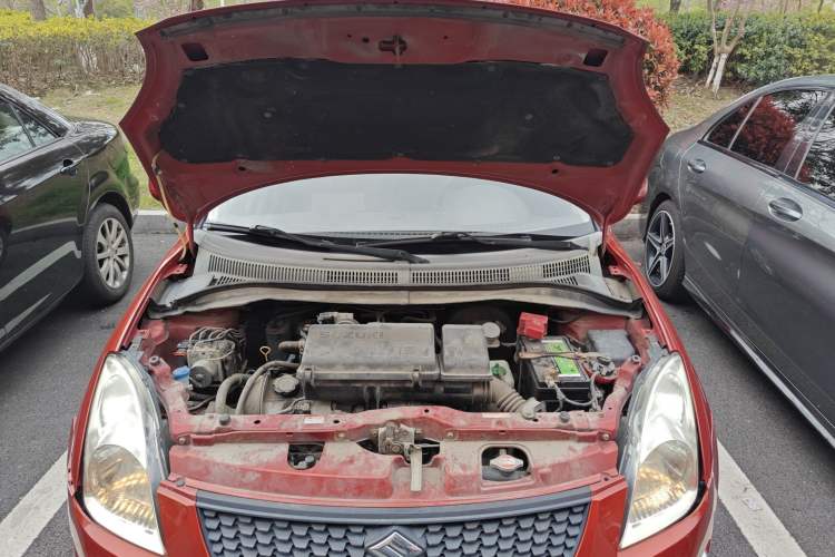 Used Suzuki Swift 2013 1.3L Manual Value Edition Engine Bay