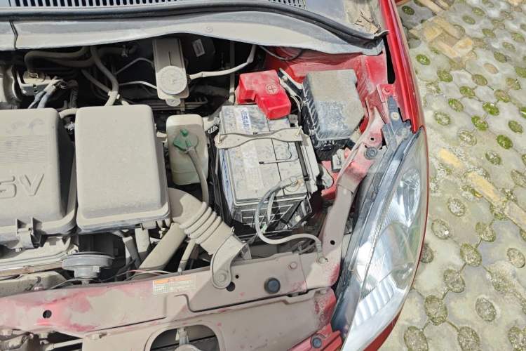 Used Suzuki Swift 2013 1.3L Manual Value Edition Engine Bay Left