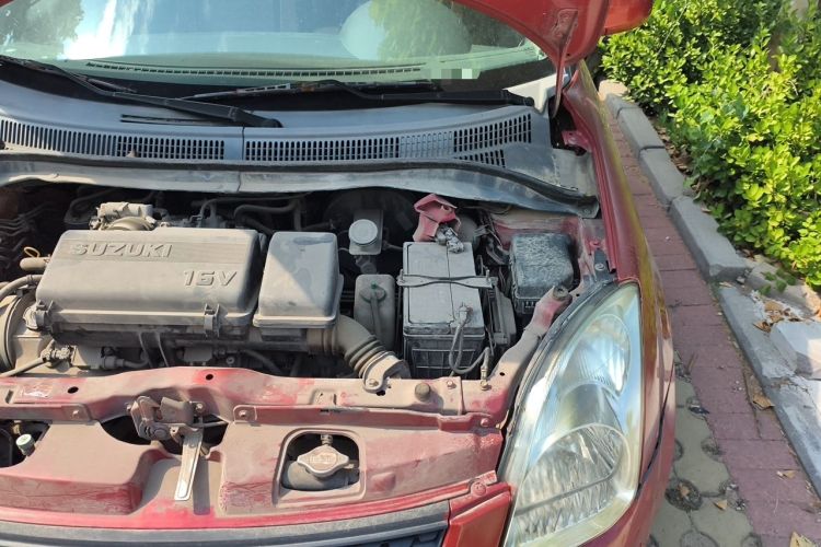 Used Suzuki Swift 2013 1.3L Manual Value Edition Engine Bay Left