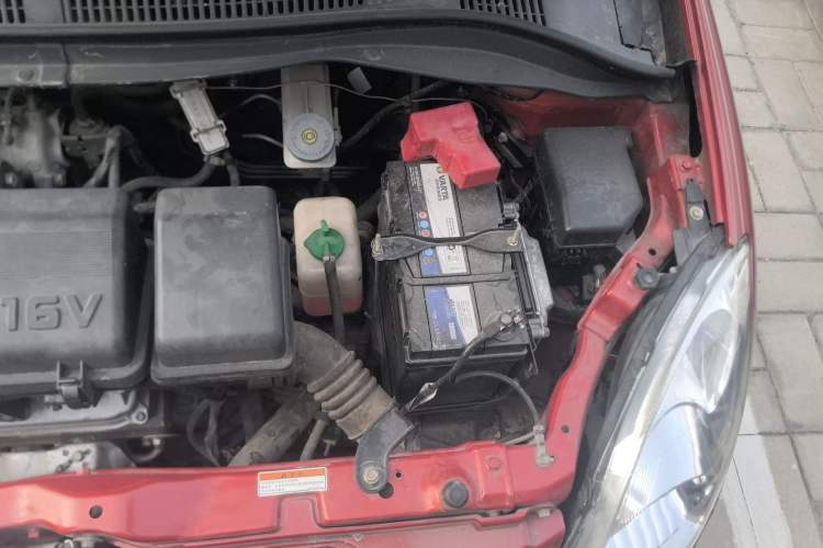 Used Suzuki Swift 2013 1.3L Manual Value Edition Engine Bay Left