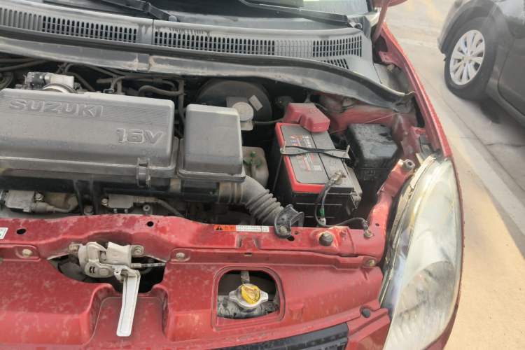 Used Suzuki Swift 2013 1.3L Manual Value Edition Engine Bay Left