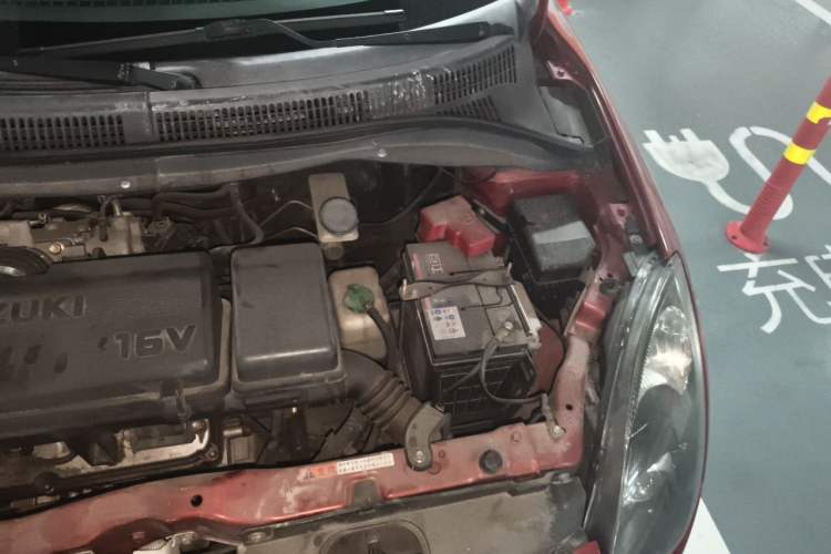Used Suzuki Swift 2013 1.3L Manual Value Edition Engine Bay Left
