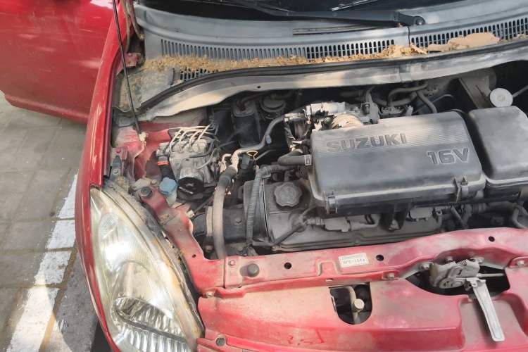 Used Suzuki Swift 2013 1.3L Manual Value Edition Engine Bay Right