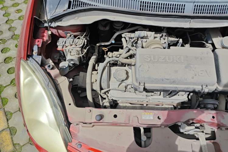 Used Suzuki Swift 2013 1.3L Manual Value Edition Engine Bay Right