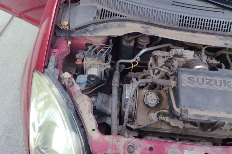 Used Suzuki Swift 2013 1.3L Manual Value Edition Engine Bay Right