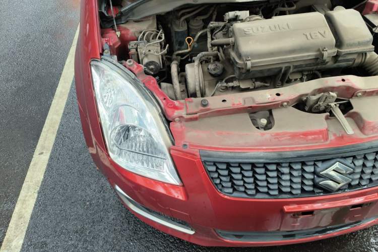 Used Suzuki Swift 2013 1.3L Manual Value Edition Engine Bay Right