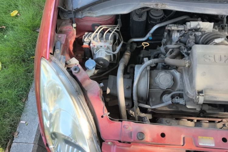 Used Suzuki Swift 2013 1.3L Manual Value Edition Engine Bay Right