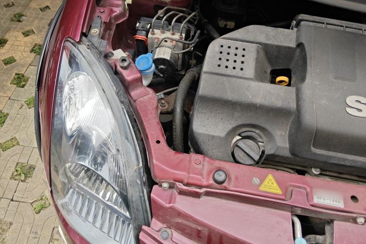 Used Suzuki Swift 2013 1.5L Automatic 20th Anniversary Limited Edition Engine Bay Right