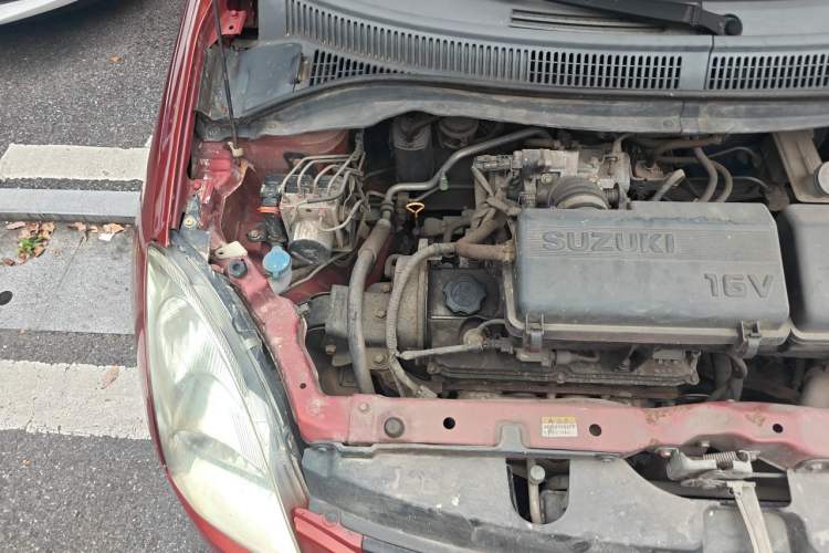 Used Suzuki Swift 2013 1.3L Manual Value Edition Engine Bay Right