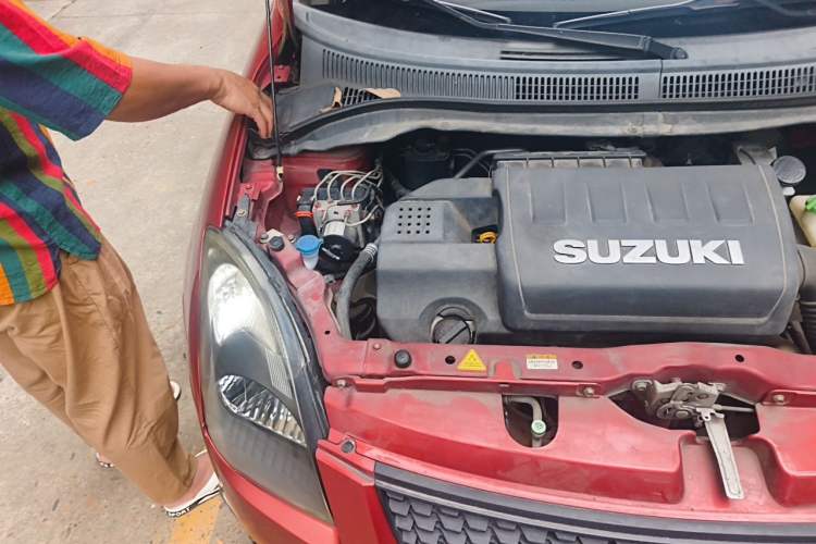 Used Suzuki Swift 2013 1.5L Automatic Standard Edition Engine Bay Right