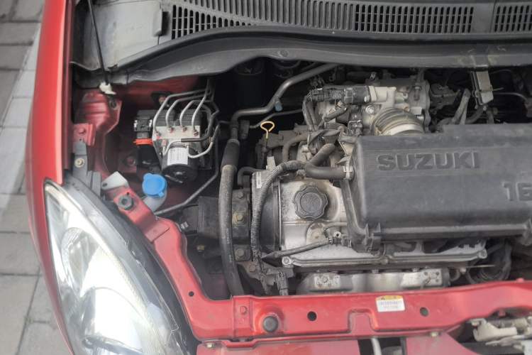 Used Suzuki Swift 2013 1.3L Manual Value Edition Engine Bay Right