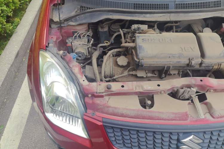 Used Suzuki Swift 2013 1.3L Manual Value Edition Engine Bay Right