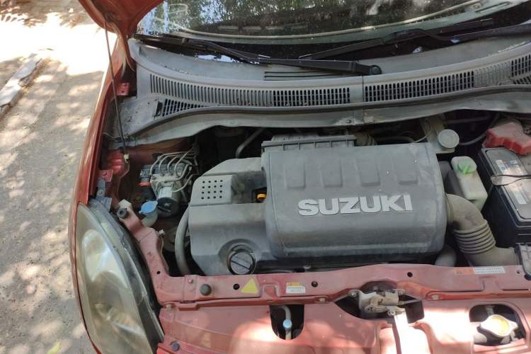 Used Suzuki Swift 2013 1.5L Manual Standard Edition Engine Bay Right