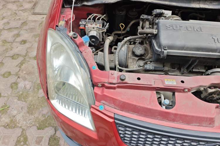 Used Suzuki Swift 2013 1.3L Manual Value Edition Engine Bay Right