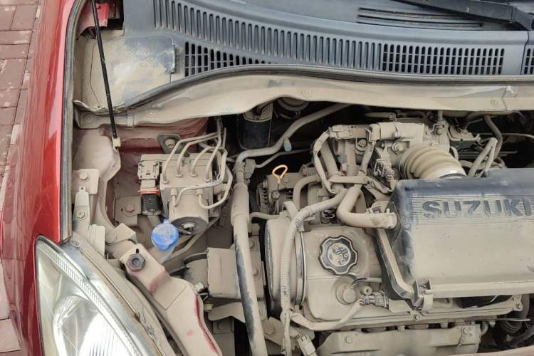 Used Suzuki Swift 2013 1.3L Manual Value Edition Engine Bay Right