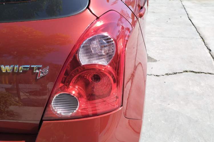 Used Suzuki Swift 2013 1.5L Manual Standard Edition Exterior 3