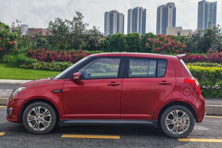 Used Suzuki Swift 2013 1.5L Automatic Standard Edition Exterior 6