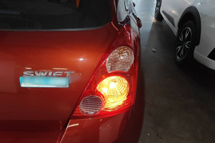 Used Suzuki Swift 2013 1.5L Automatic Standard Edition Exterior 6