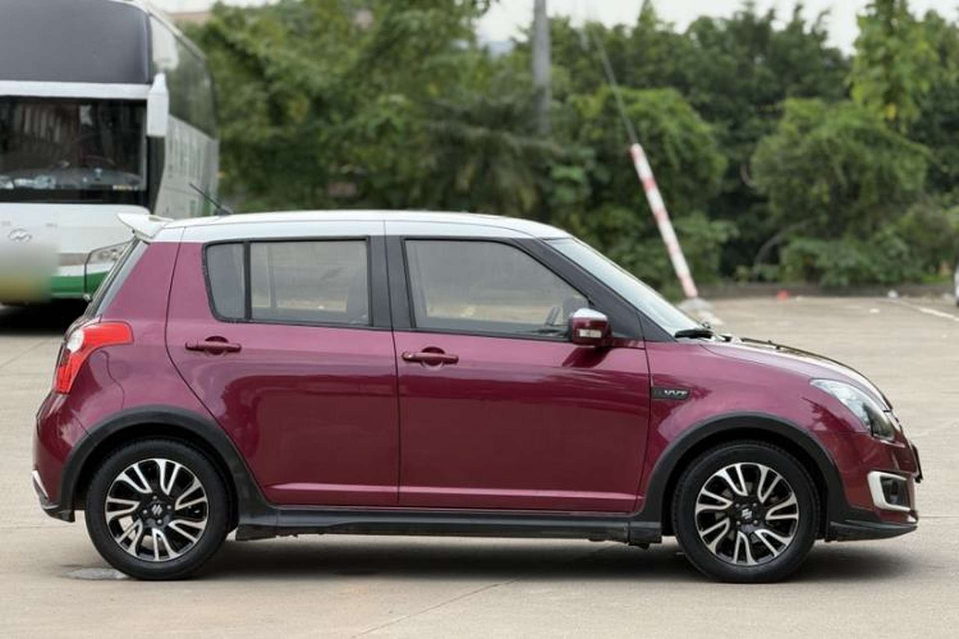 Used Suzuki Swift 2013 1.5L Manual 20th Anniversary Limited Edition Exterior 6
