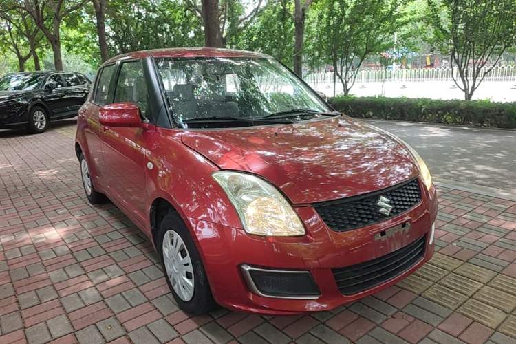 Used Suzuki Swift 2013 1.3L Manual Value Edition Front Right 45 Deg