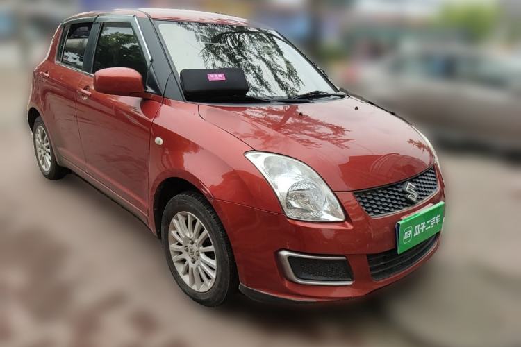 Used Suzuki Swift 2013 1.3L Manual Value Edition Front Right 45 Deg
