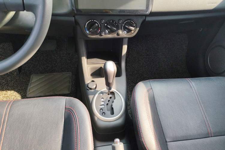 Used Suzuki Swift 2013 1.5L Automatic 20th Anniversary Limited Edition Gear Lever