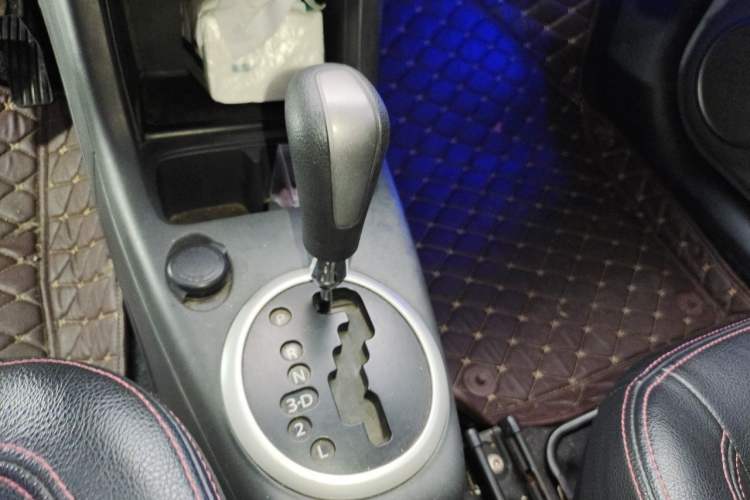 Used Suzuki Swift 2013 1.5L Automatic 20th Anniversary Limited Edition Gear Lever