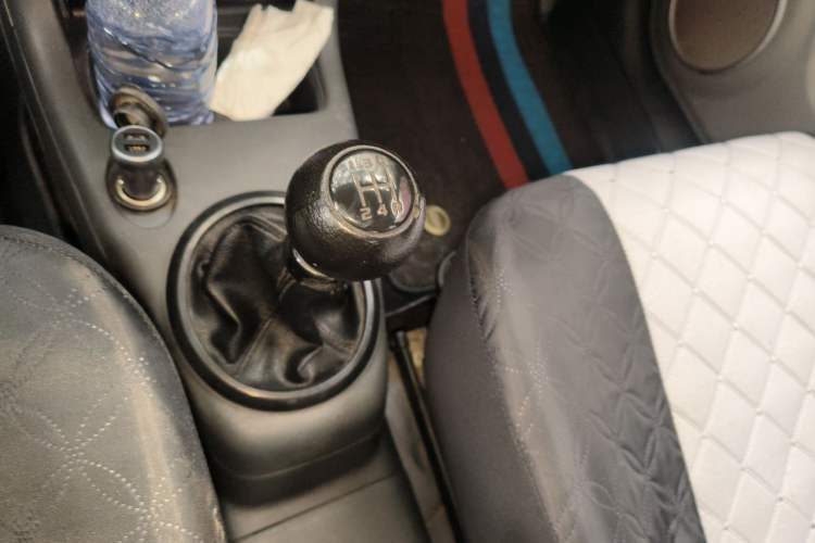 Used Suzuki Swift 2013 1.3L Manual Value Edition Gear Lever